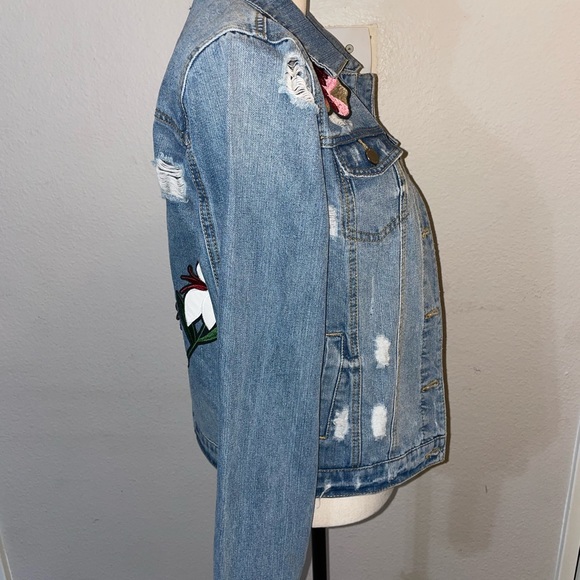 Edgy Denim jacket - Picture 4 of 5